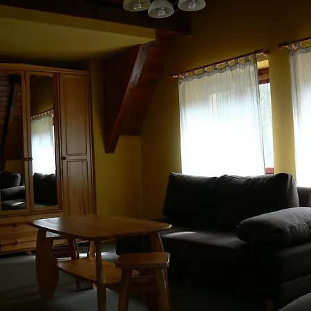 Salas-partizanske Maison d'hôtes Partizánske