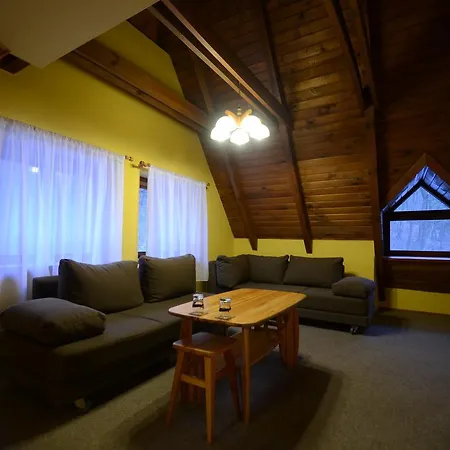 Salas-partizanske Maison d'hôtes