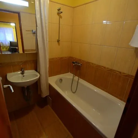 Salas-partizanske 2* Partizánske