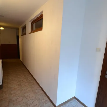 Guest house Salas-partizanske 2*