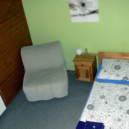Guest house Salas-partizanske 2*